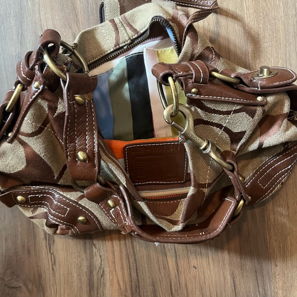 Handbag - Picture 2 of 3